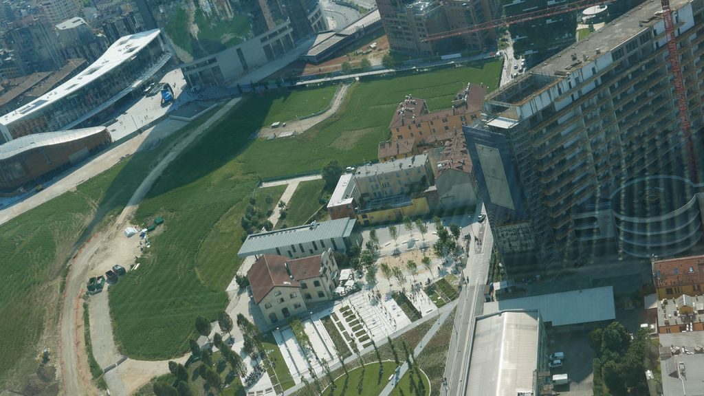 Vue sur Milan du haut du Palazzo Lombardie